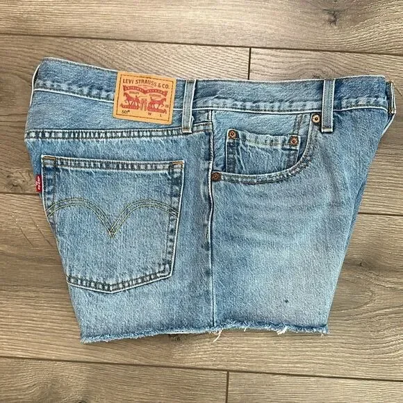 Levi’s 501 High Rise Button Fly Cut Off Blue‎ Jean Shorts Size 30 - Picture 2 of 13